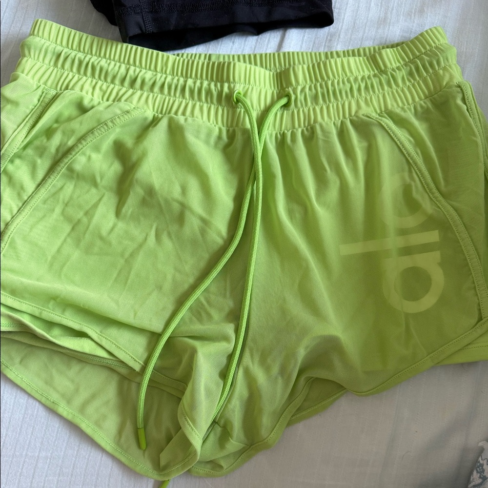 Shorts- Alo